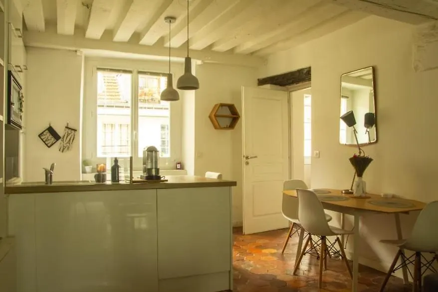 Loft Parisien Au Coeur Du Marais Apartment France
